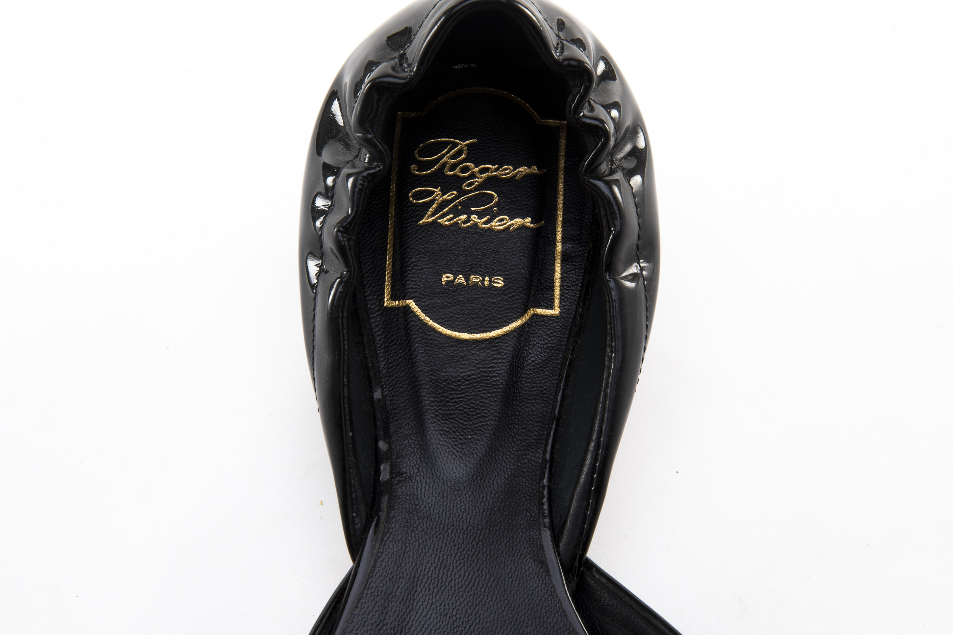 A PAIR OF ROGER VIVIER 'D'ORSAY' BLACK PATENT FLATS EU 38.5 - Image 3 of 4