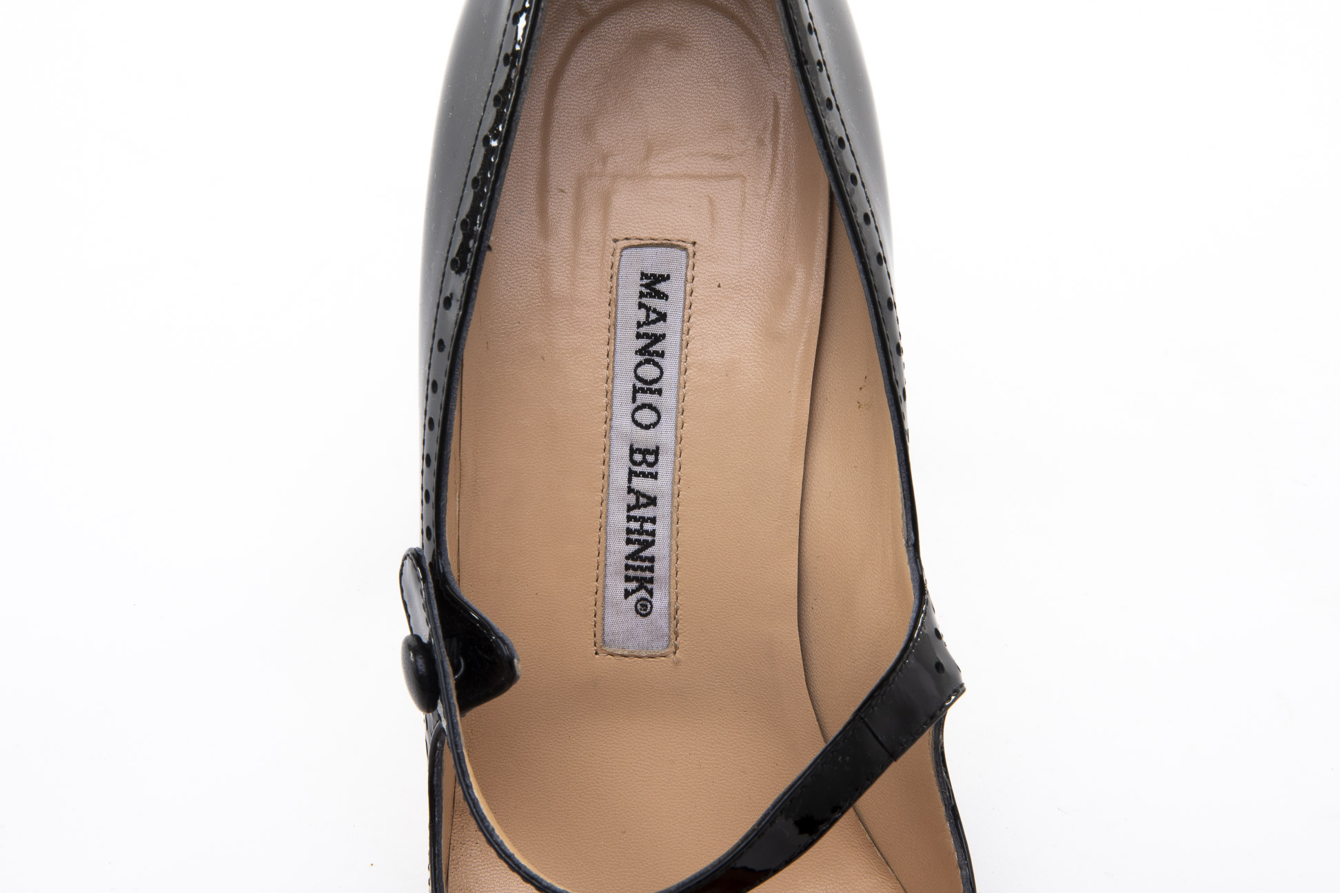 A PAIR OF MANOLO BLAHNIK BLACK PATENT LEATHER HEELS EU 38 - Image 3 of 4