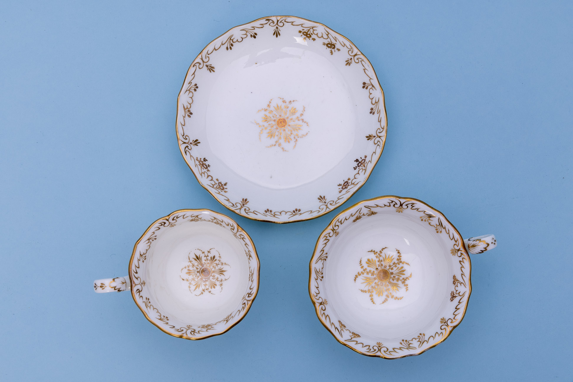 THREE GILT DECORATED TRIOS - Image 2 of 9