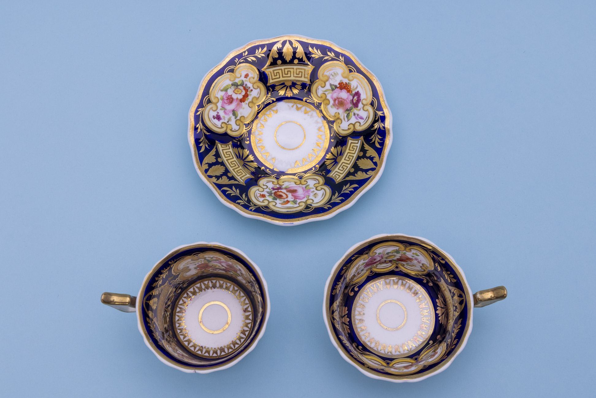 TWO SIMILAR TEA CUPS AND SAUCERS - Image 2 of 6