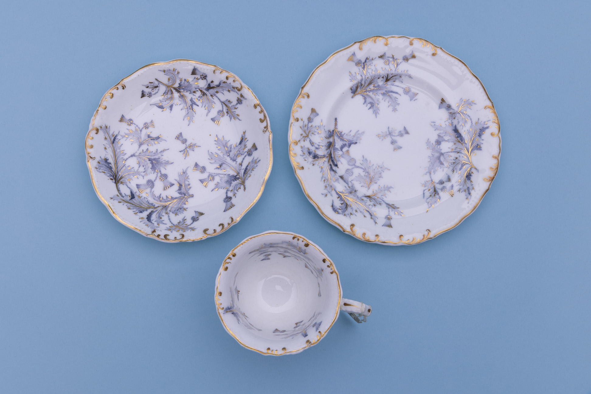 A GEORGE WOOD THISTLE PATTERN TRIO - Image 2 of 3