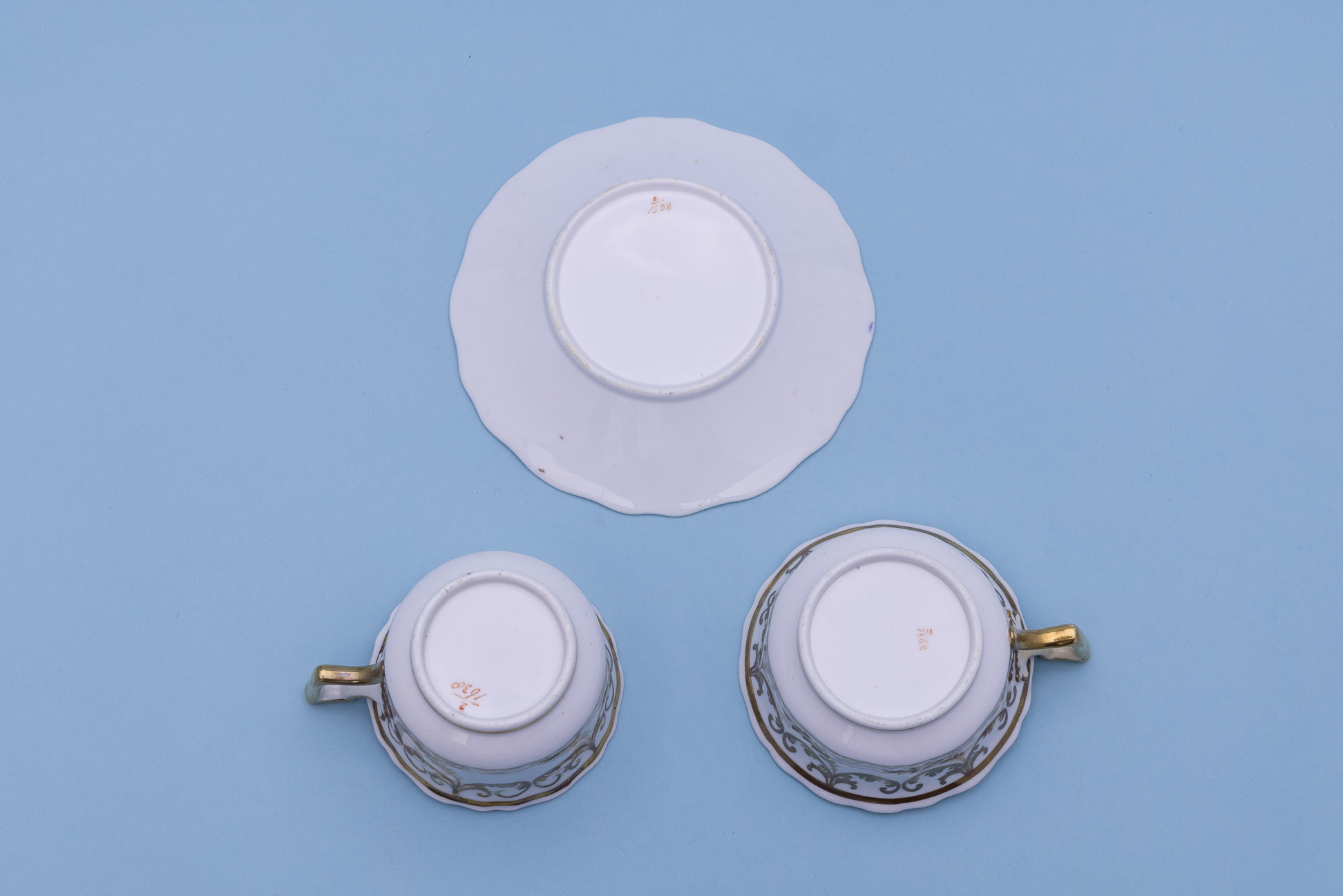 TWO SIMILAR TEA CUPS AND SAUCERS - Image 3 of 6