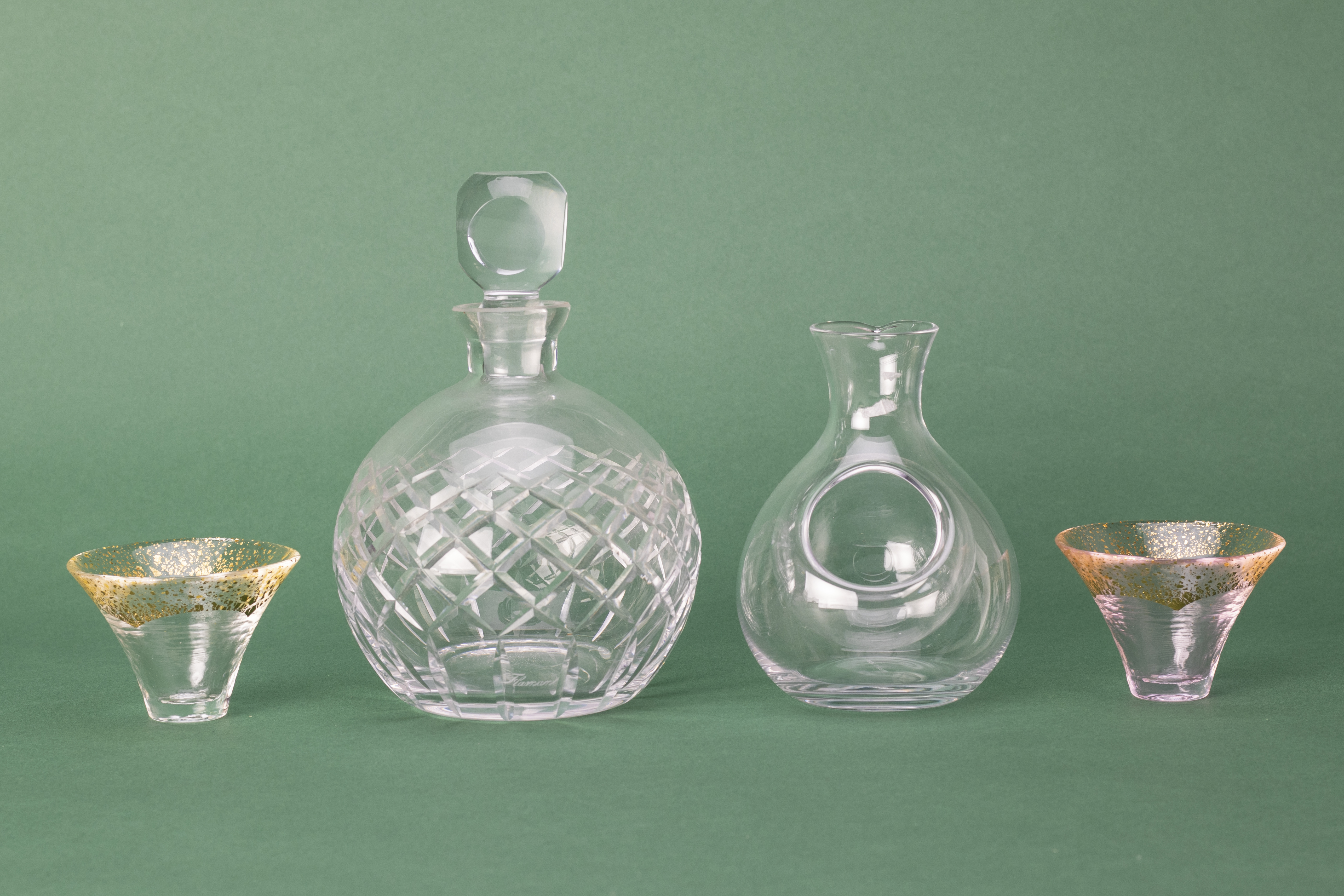 A GROUP OF GLASSWARE - Image 2 of 3
