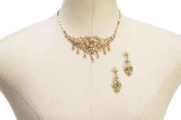 A PERANAKAN NECKLACE AND EARRINGS