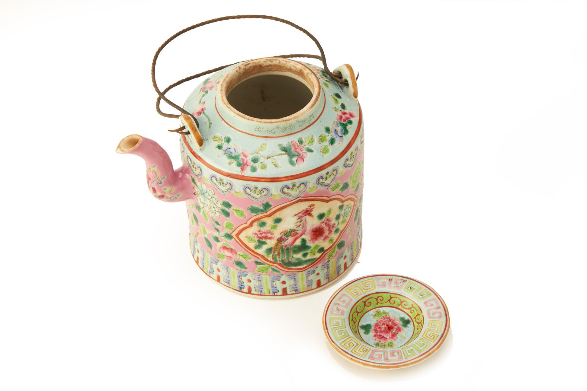 A PERANAKAN PINK GROUND AND WHITE PANEL CYLINDRICAL TEAPOT - Image 4 of 5