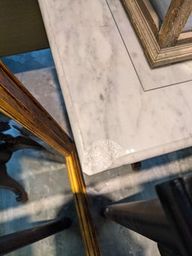 A PAIR OF MARBLE TOPPED SIDE TABLES - Image 4 of 4