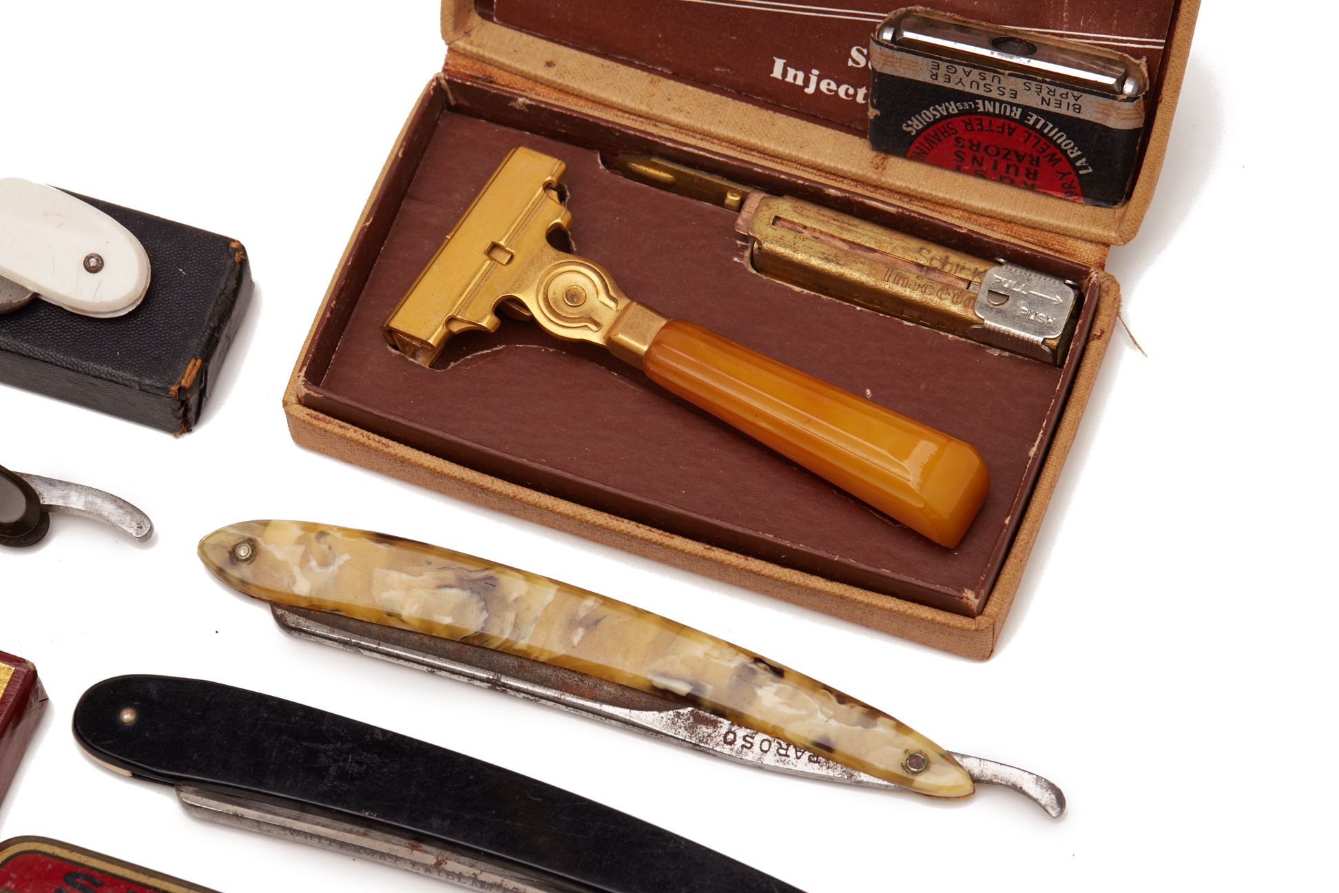 A SMALL COLLECTION OF VINTAGE CUT THROAT RAZORS - Image 2 of 3