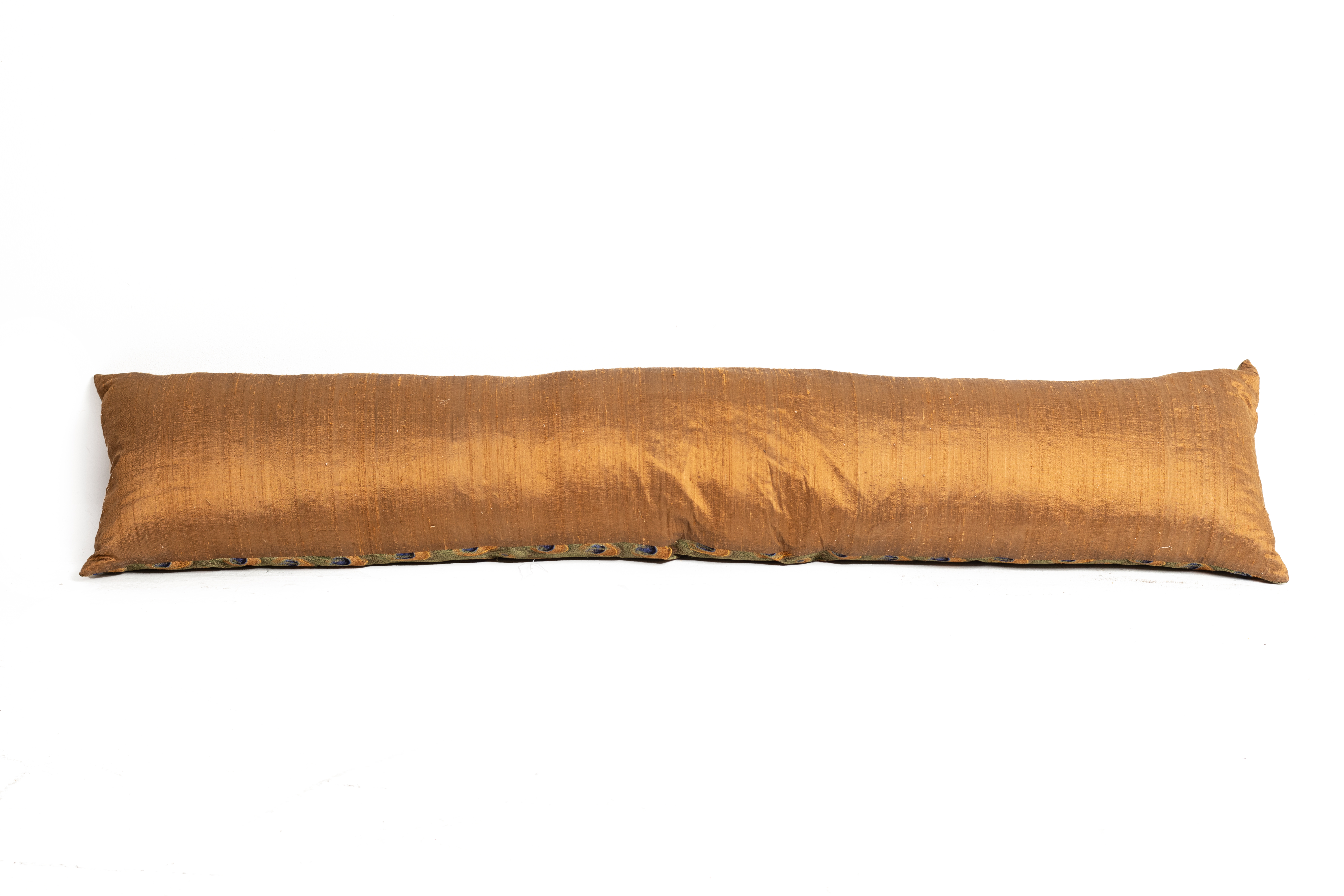 A PEACOCK FEATHER PATTERNED BOLSTER PILLOW - Image 3 of 3
