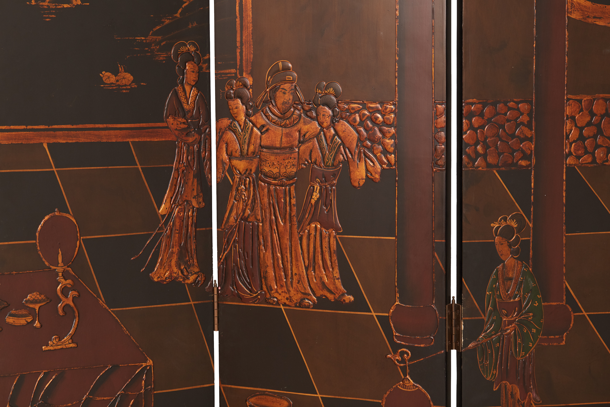 A CHINESE BLACK LACQUERED SCREEN - Image 3 of 5