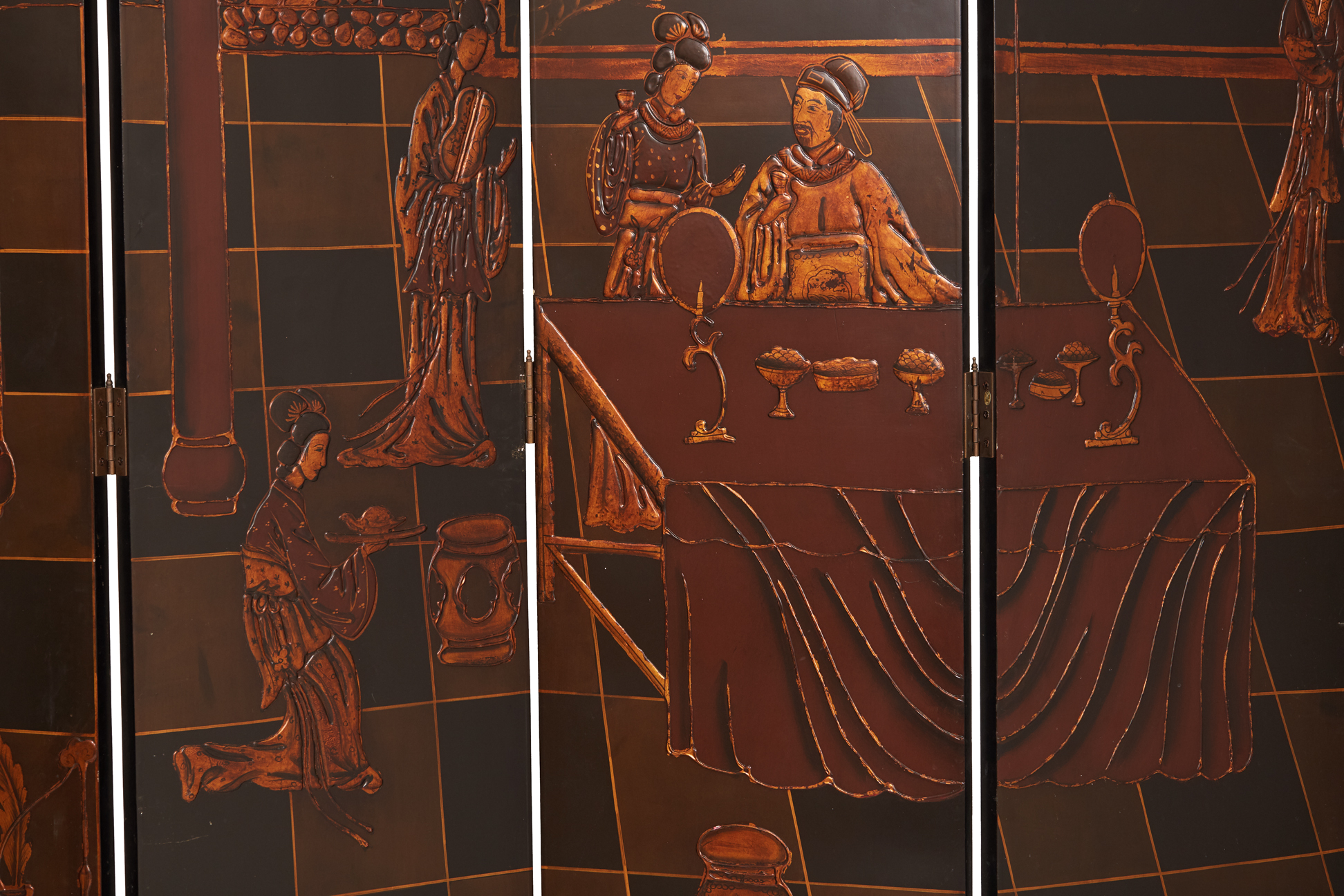 A CHINESE BLACK LACQUERED SCREEN - Image 2 of 5