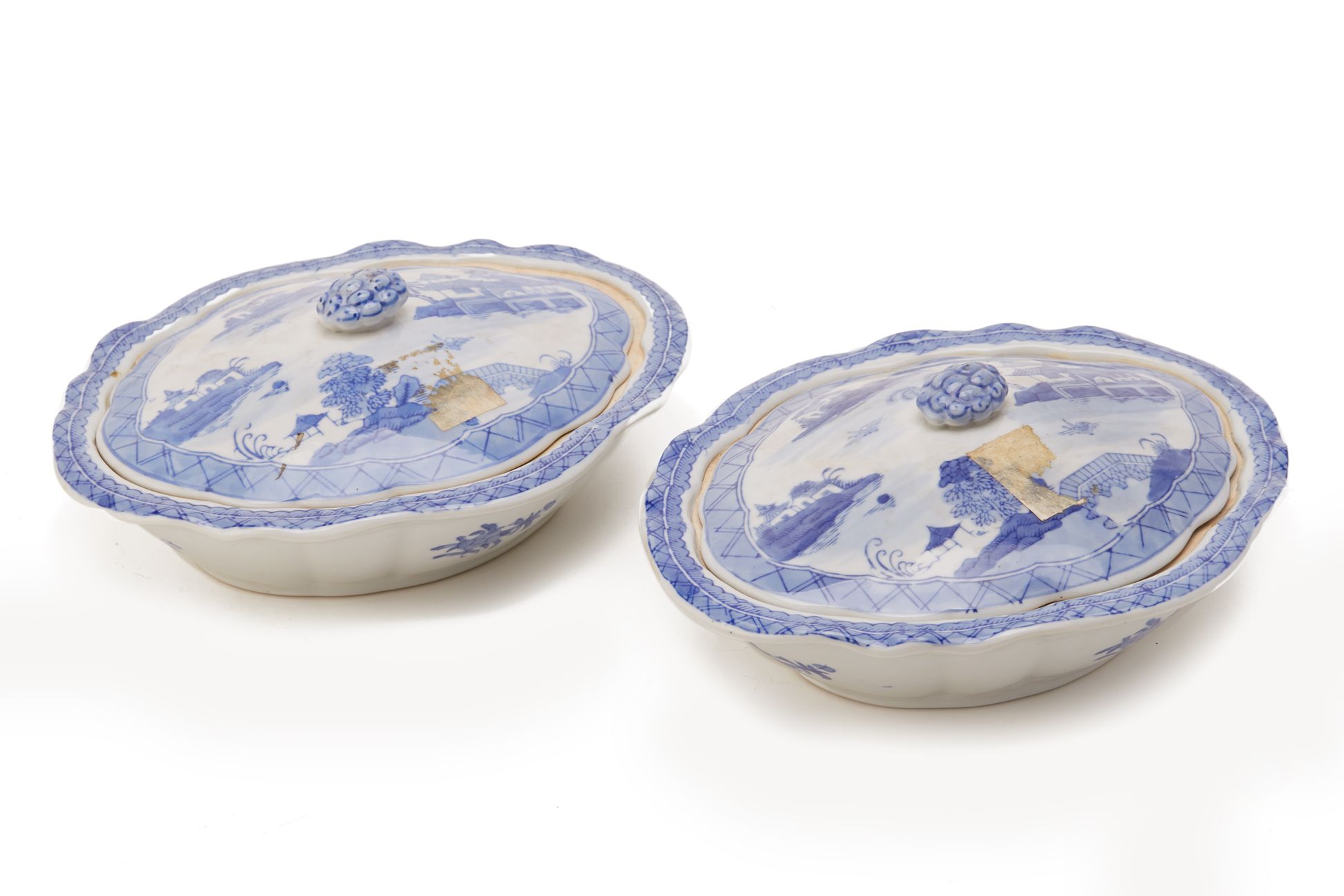 TWO CHINESE BLUE AND WHITE LIDDED DISHES