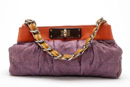 A MARC JACOBS PURPLE/ORANGE QUILTED LEATHER HANGBAG