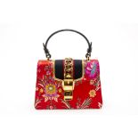 A GUCCI SYLVIE RED TOKYO FLORAL JACQUARD HANDBAG