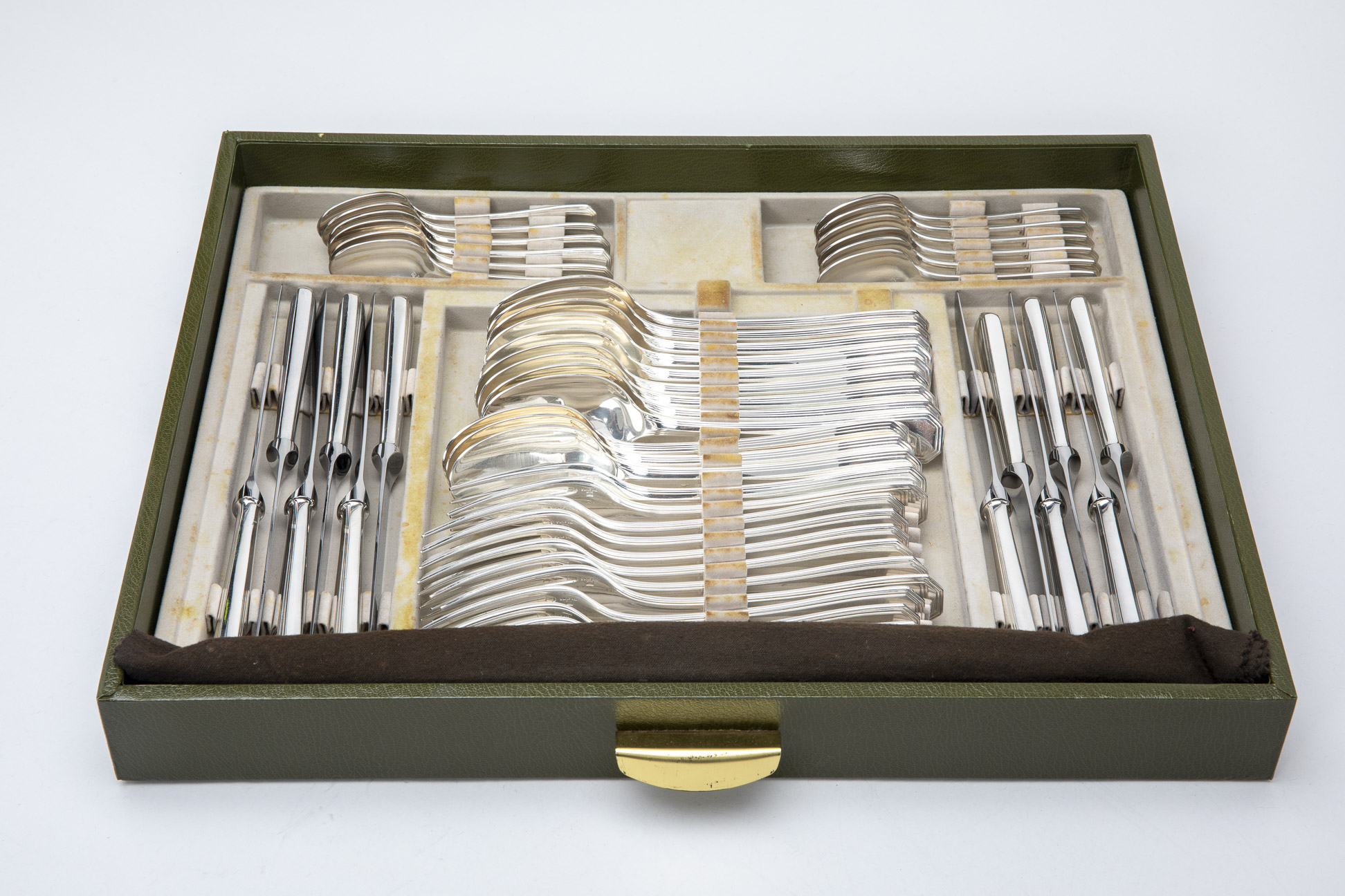 AN EXTENSIVE SERVICE OF CHRISTOFLE SILVER PLATED CUTLERY - Image 2 of 4