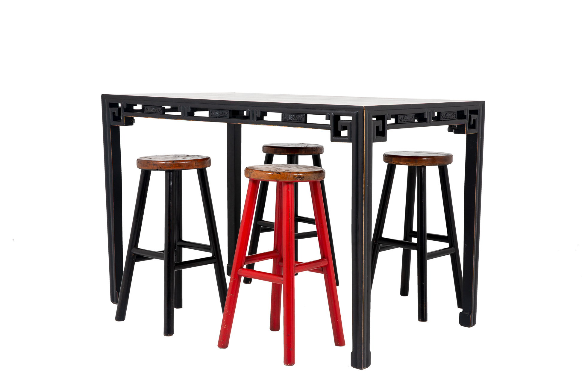 AN ORIENTAL DESIGN BAR TABLE WITH FOUR STOOLS - Image 2 of 2