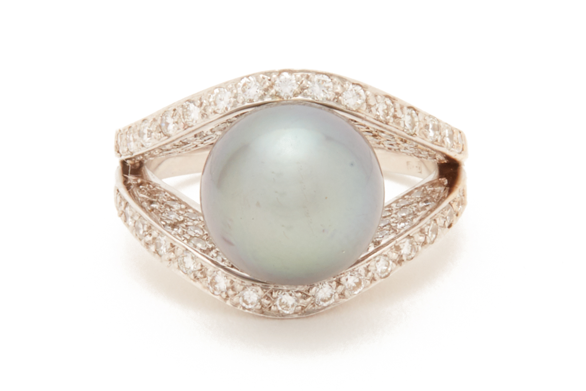 A CULTURED TAHITIAN PEARL AND DIAMOND RING