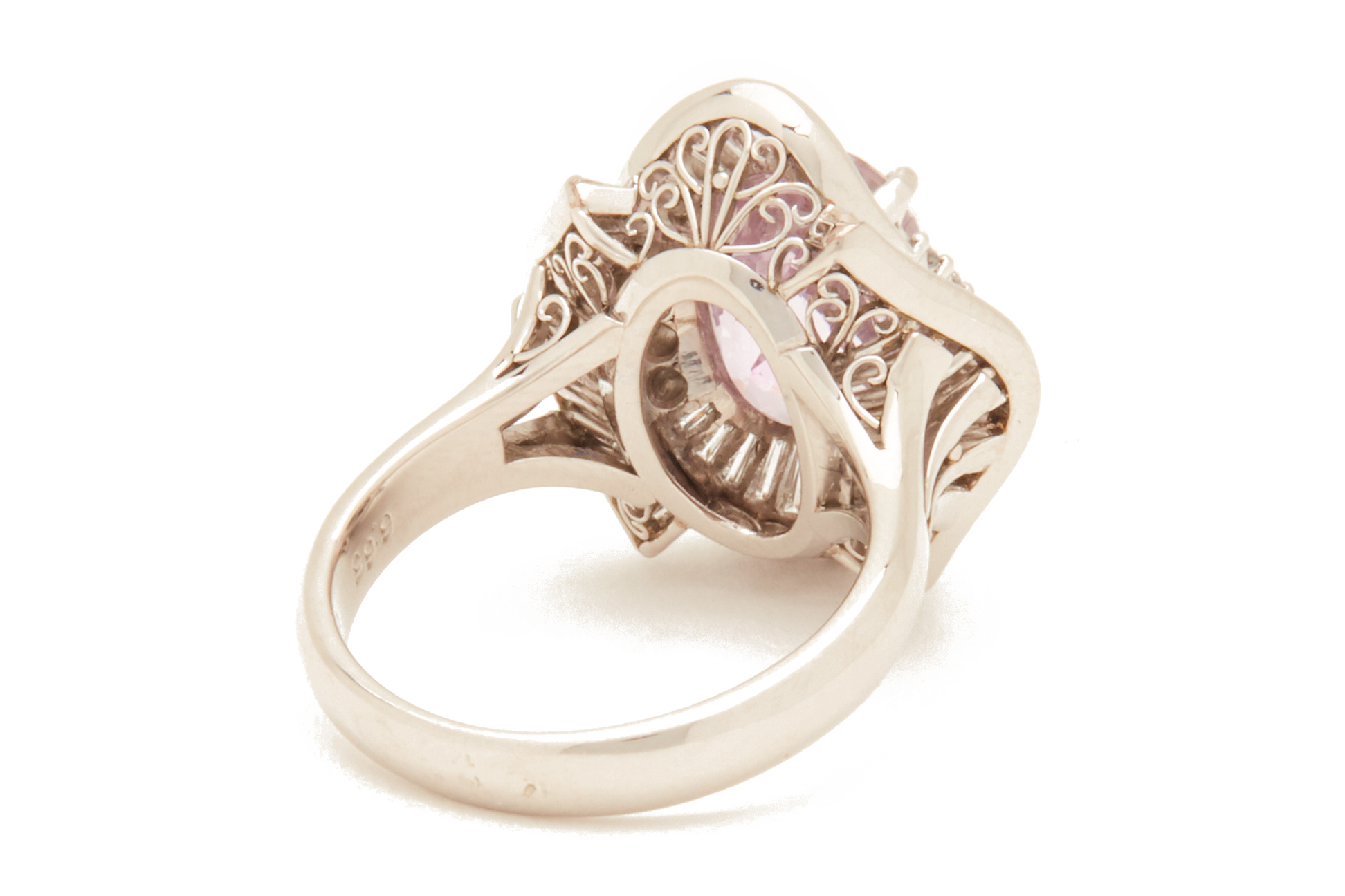 A PINK SAPPHIRE AND DIAMOND RING - Image 3 of 4