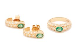 AN EMERALD AND DIAMOND RING AND EARRINGS