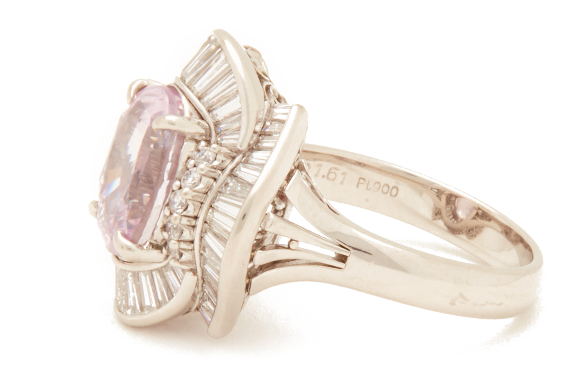 A PINK SAPPHIRE AND DIAMOND RING - Image 2 of 4