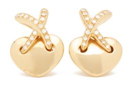 A PAIR OF CHAUMET 'LIENS' GOLD EARRINGS