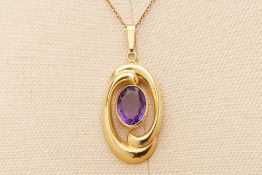 AN AMETHYST PENDANT NECKLACE