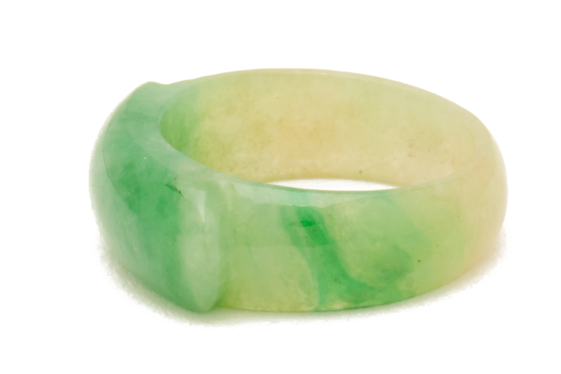 A CARVED JADE SADDLE RING - Image 2 of 3