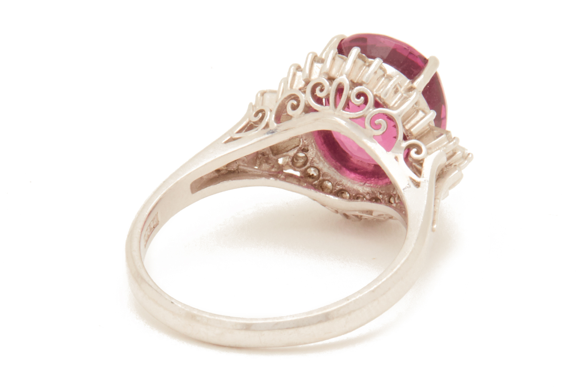 A RHODOLITE GARNET AND DIAMOND RING - Image 3 of 3