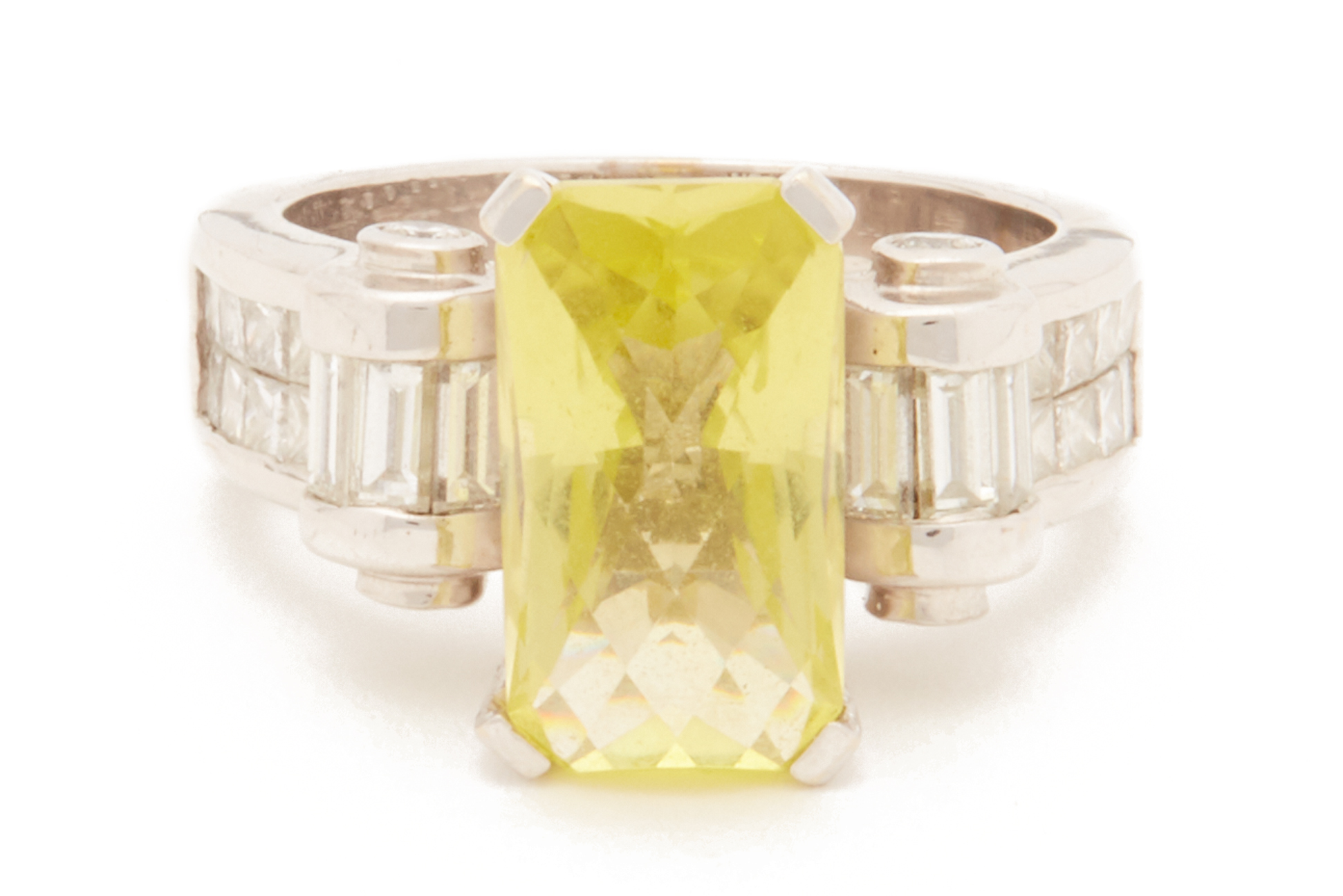 A LEMON QUARTZ AND DIAMOND RING