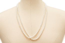 A LONG AKOYA PEARL NECKLACE