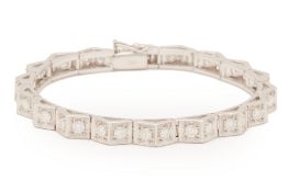 A WHITE GOLD DIAMOND BRACELET