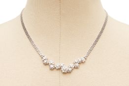 A WHITE GOLD DIAMOND NECKLACE