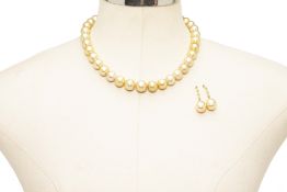 A SOUTH SEA CULTURED PEARL NECKLACE AND EARRINGS