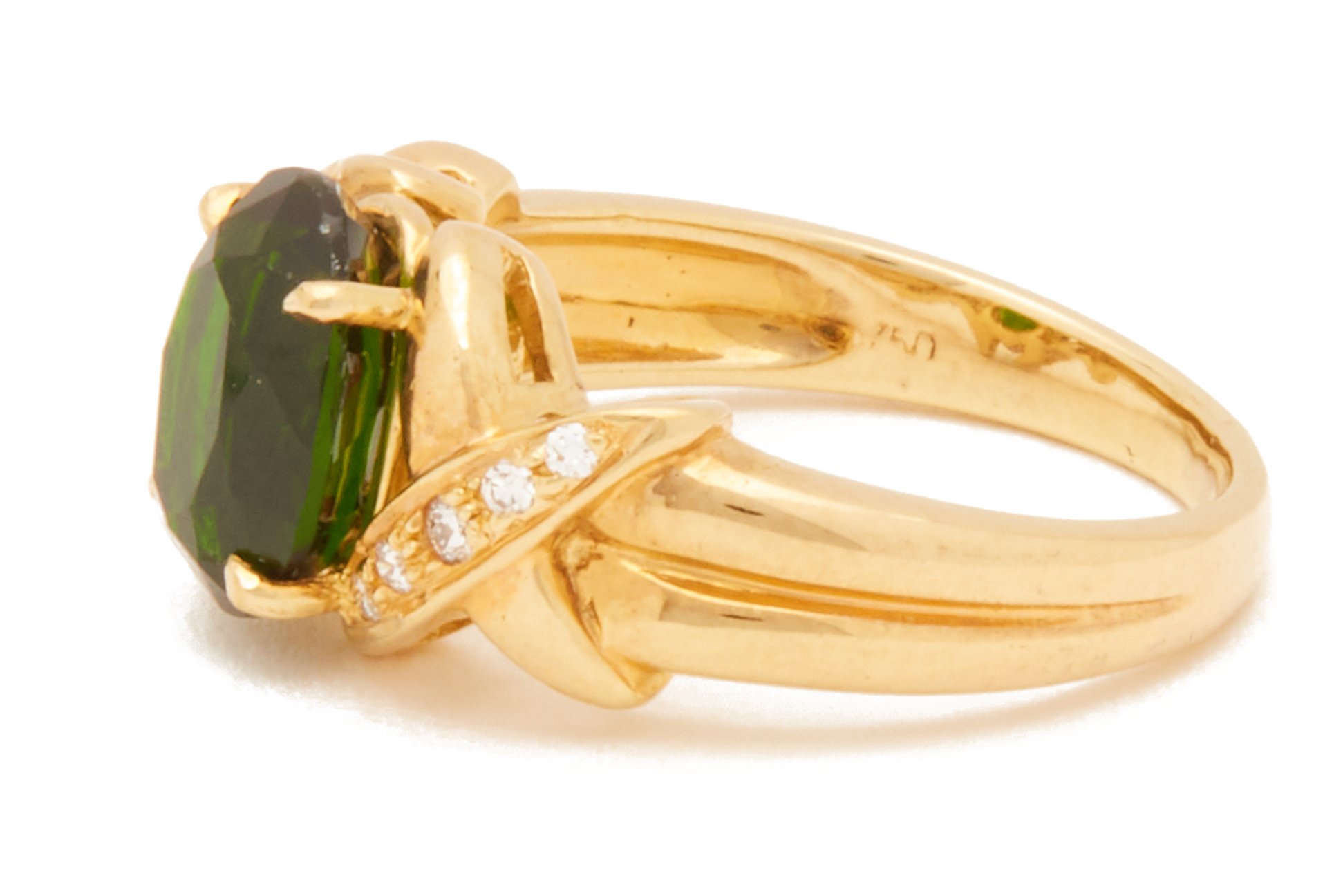 A CHROME DIOPSIDE AND DIAMOND RING - Image 2 of 3