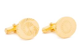 A PAIR OF GOLD CUFFLINKS