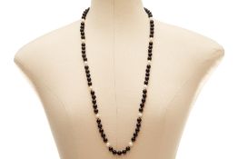 A PEARL AND ONYX BEAD NECKLACE