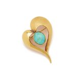 A TURQUOISE AND GOLD HEART-SHAPED BROOCH