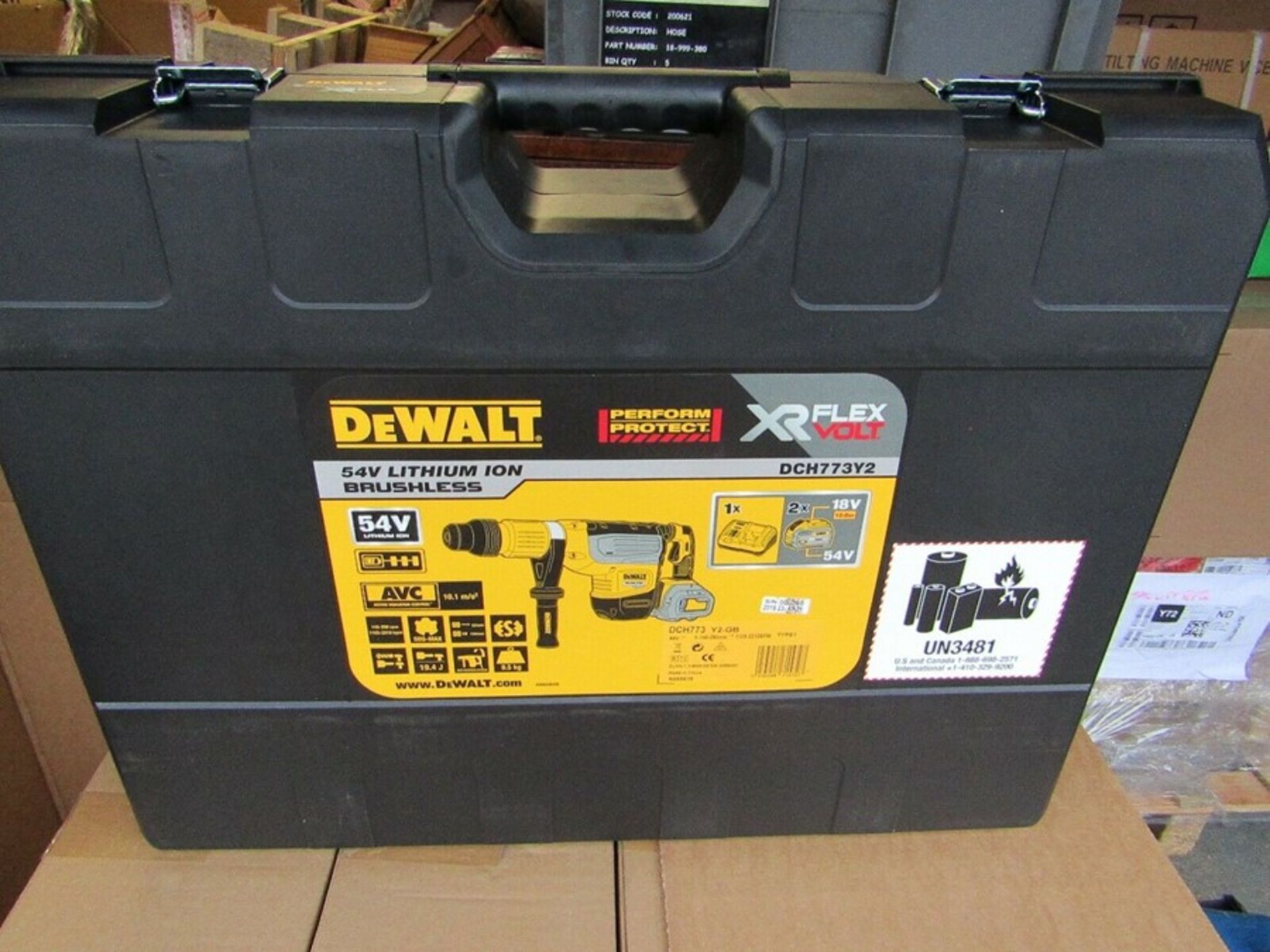 DEWALT SDS Max 54V Cordless Hammer Drill FLEXVOLT DCH773Y2 - 2 X 12AH J4 1891296 - Image 4 of 4