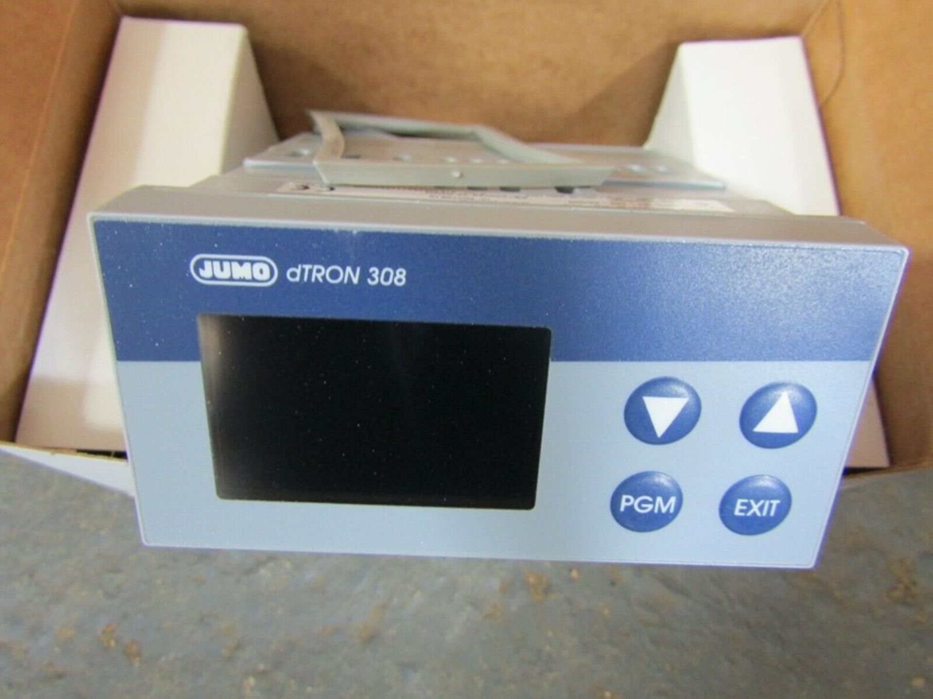 Jumo PID Temperature Controller dTron 308 - 96 x 48mm - 110 240 Vac A3 6137580