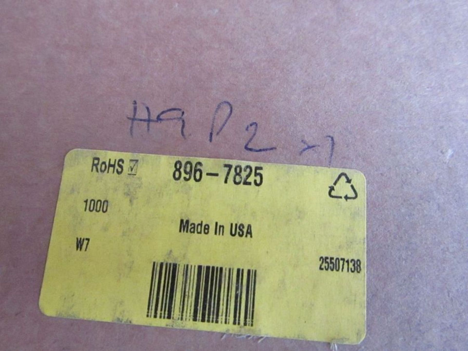 Box of 1000 TE Connectivity D-SCE Heat Shrink Cable Marker White 1005fc 8967825 - Image 3 of 3