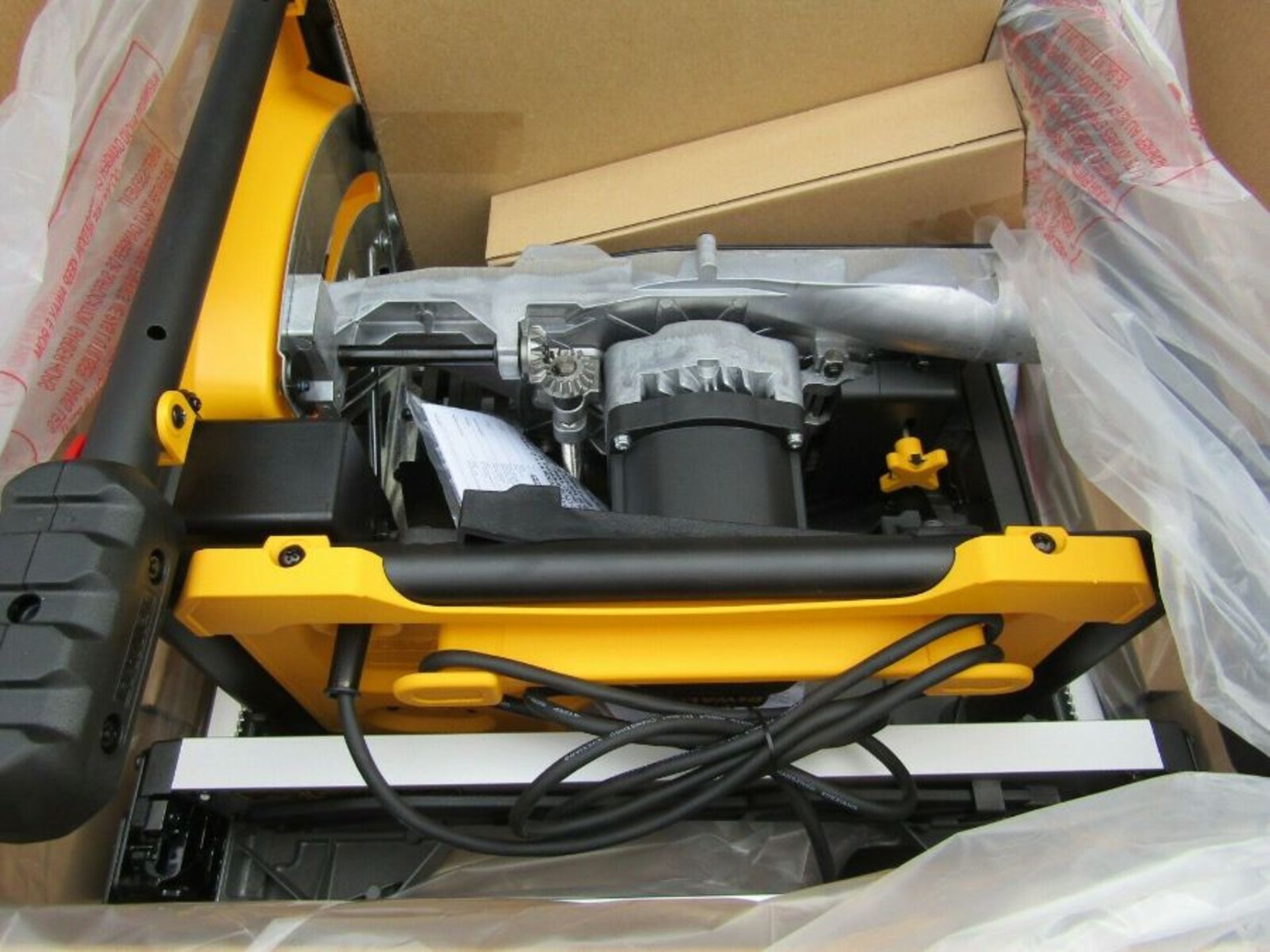 DeWalt DWE7485-GB 240V 210mm 1850W Electric Table Saw - Blkbfr1929434