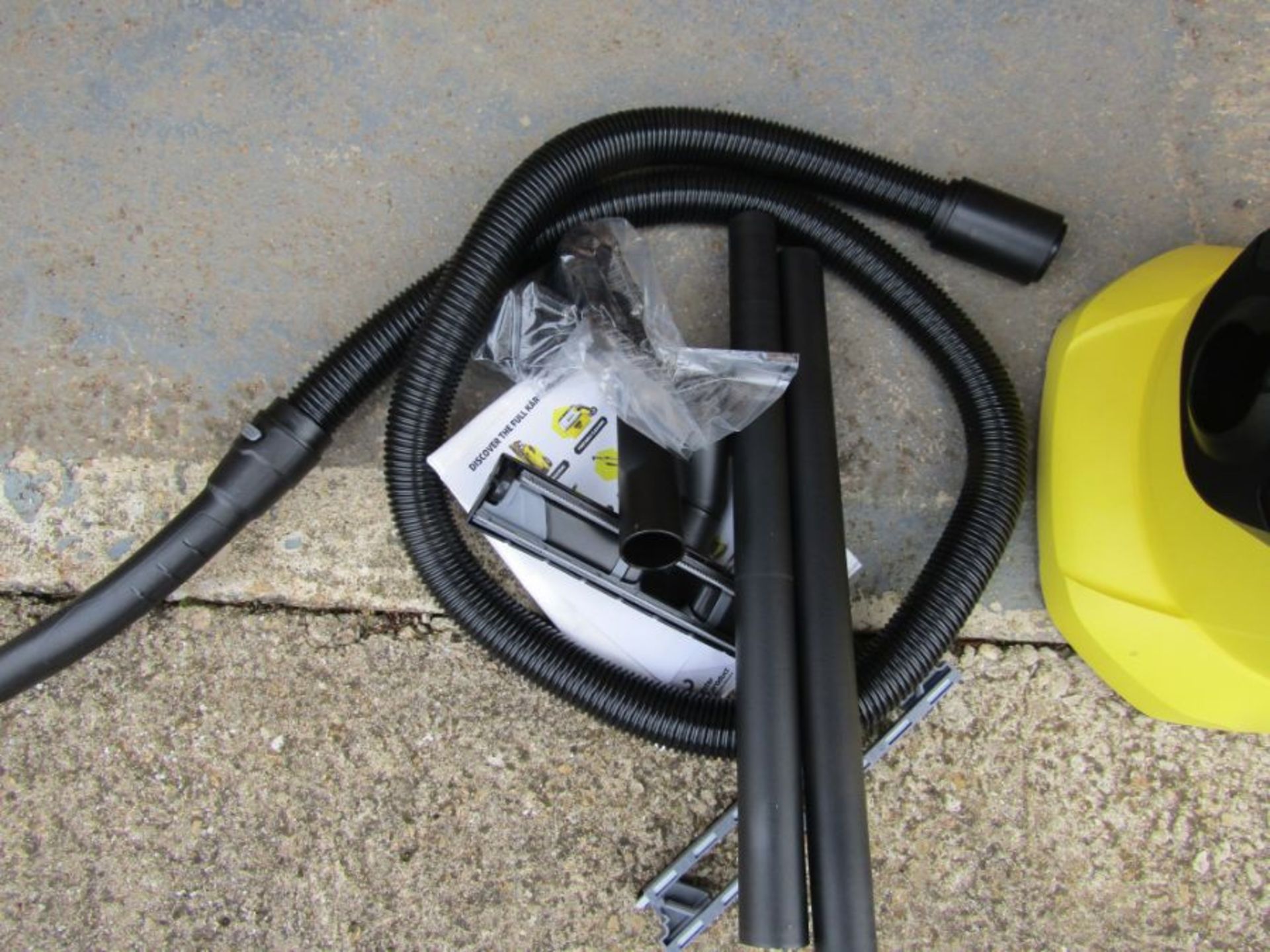 Karcher WD 4 Wet and Dry Vacuum Cleaner - Yellow - UK Plug Blk 1931654 - Image 3 of 6