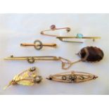 Lot of 7 Antique&Vintage 9ct Gold and Gem Set Brooches.
