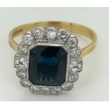 18 karat Gold, Sapphire and Diamond Cluster Ring - Sapphire 3.39 carats - UK size V.