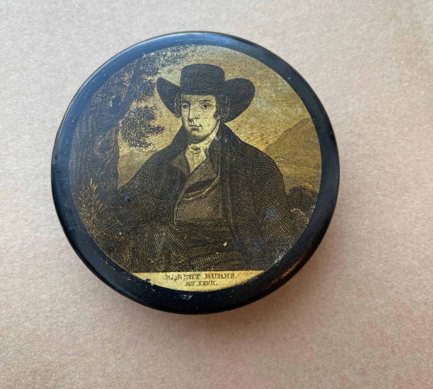 Robert Burns Paper Mache Circular Snuff Box - 3 5/8" (90mm) diameter.