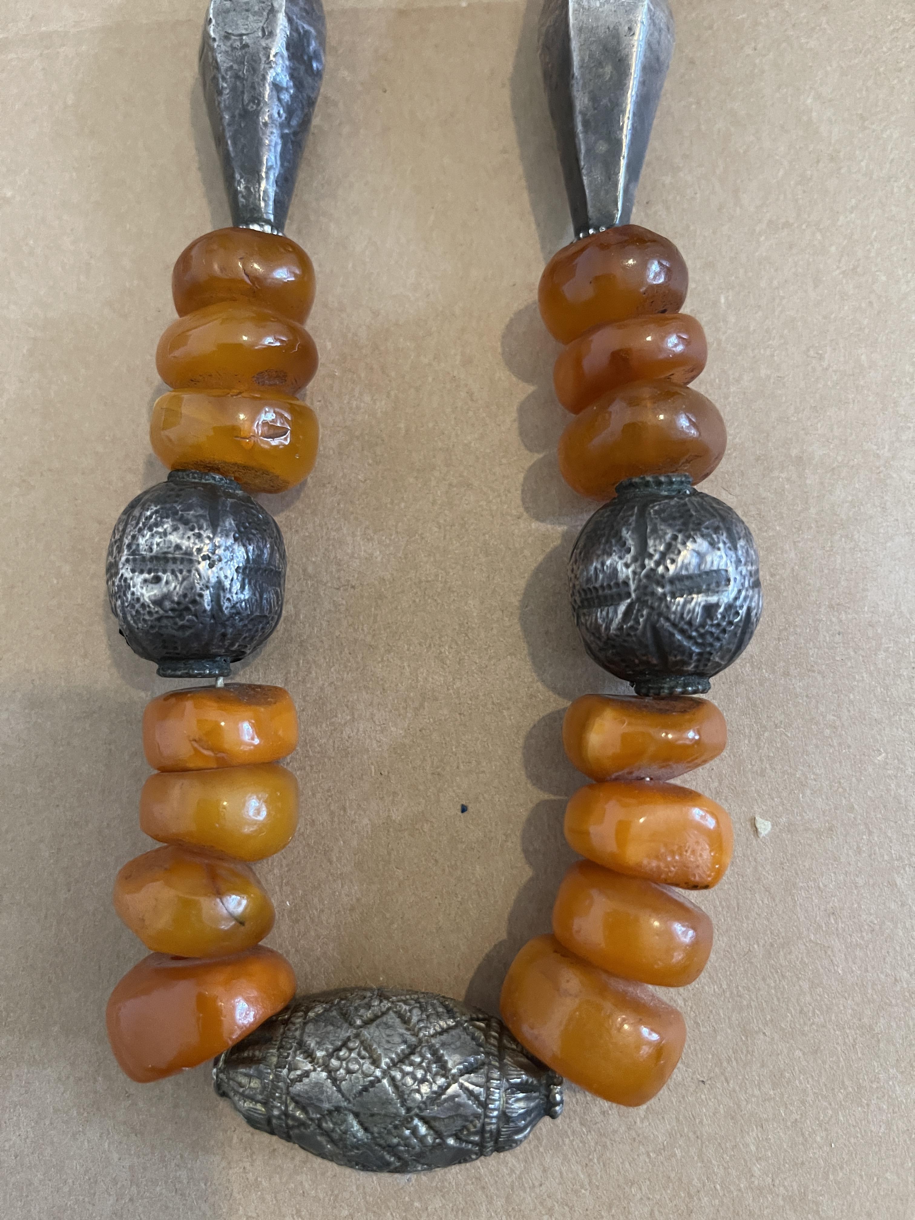 Antique Ethnic Berber? Silver and Amber/Bakelite Necklace - 49cm long - 104 grams. - Image 8 of 12