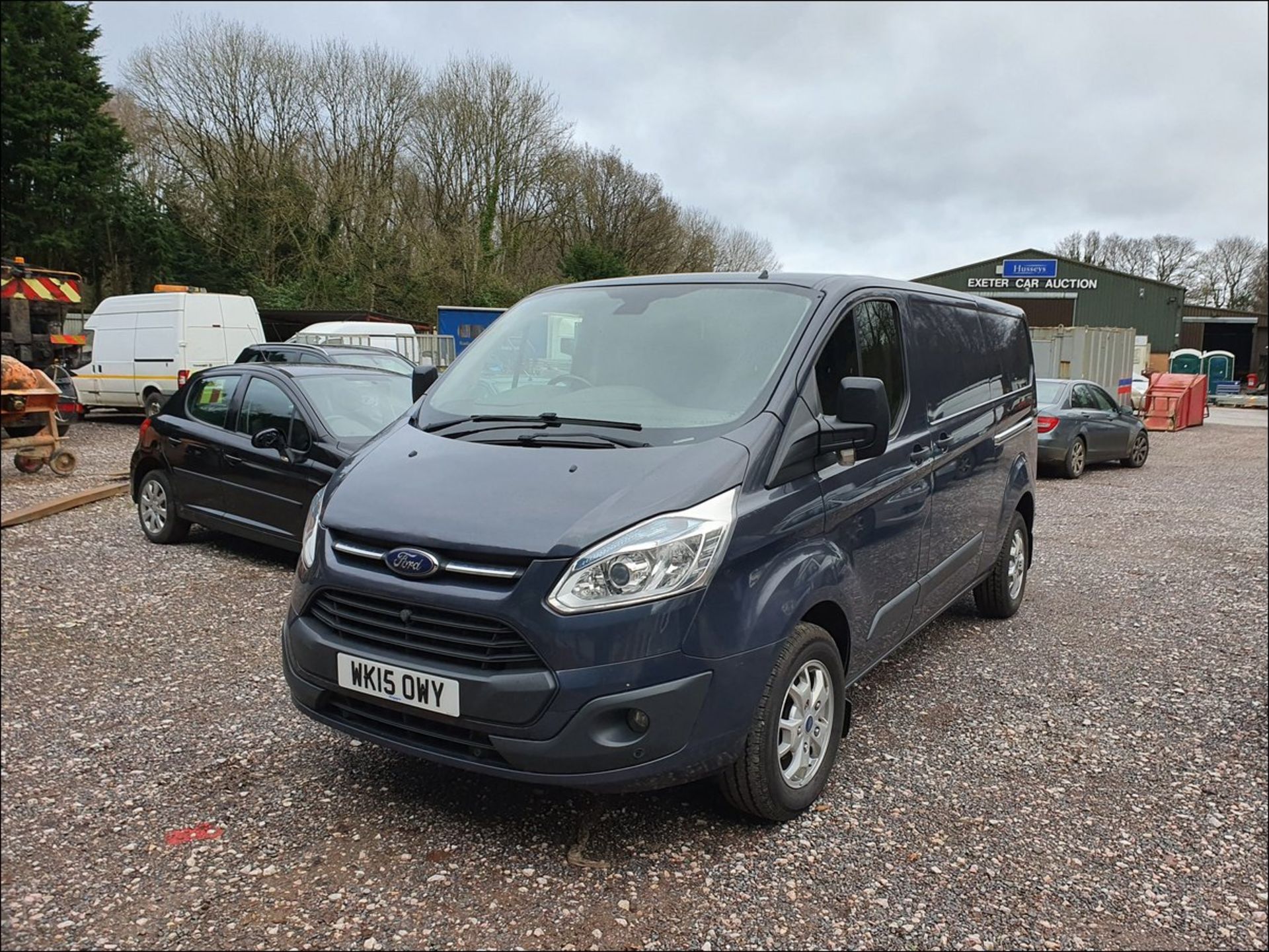 15/15 FORD TRANSIT CUSTOM 290 TREND - 2198cc 2dr Van (Blue, 76k) - Image 3 of 10