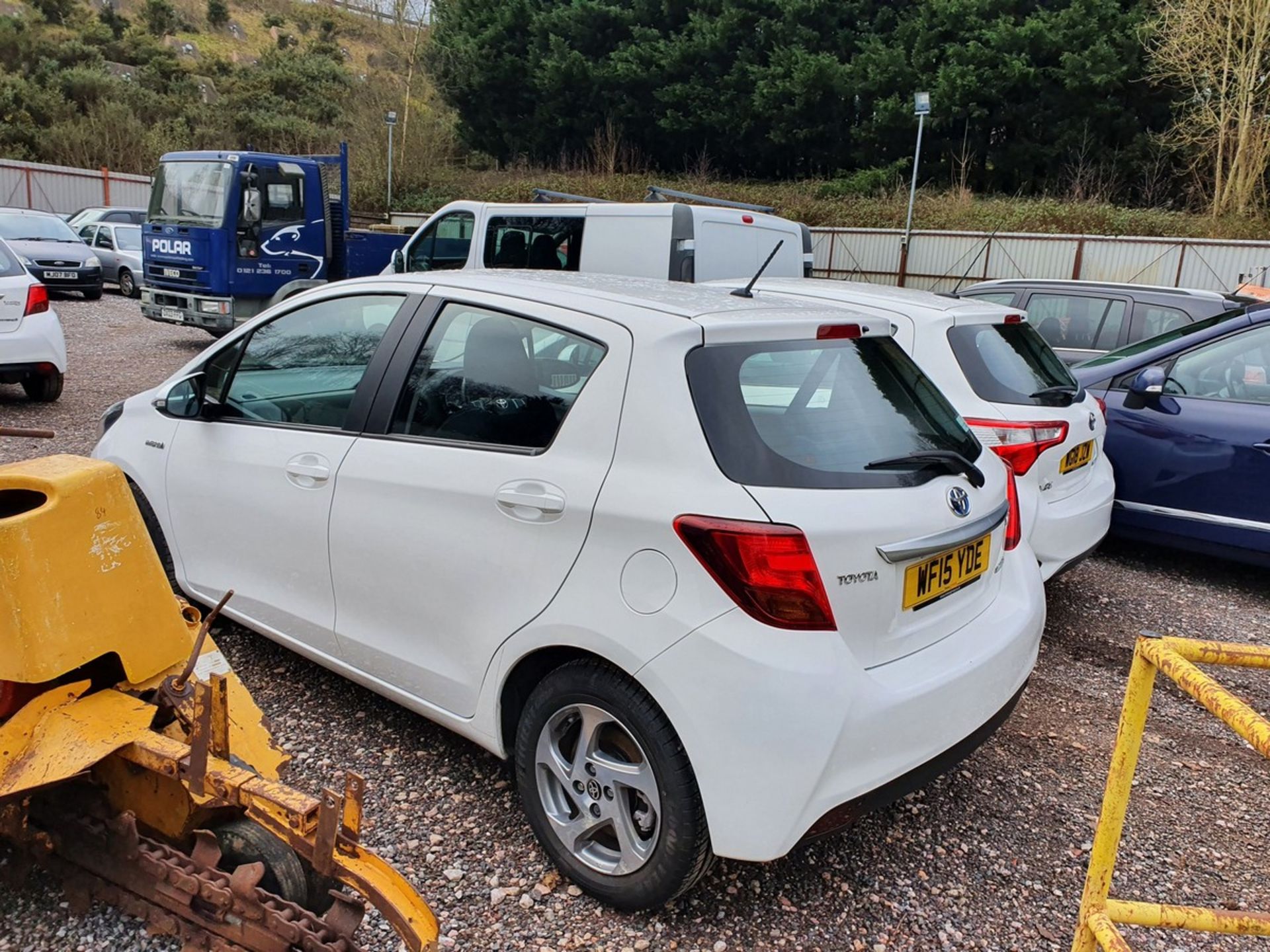 15/15 TOYOTA YARIS HYBRID ICON CVT - 1497cc 5dr Hatchback (White, 33k) - Image 15 of 21