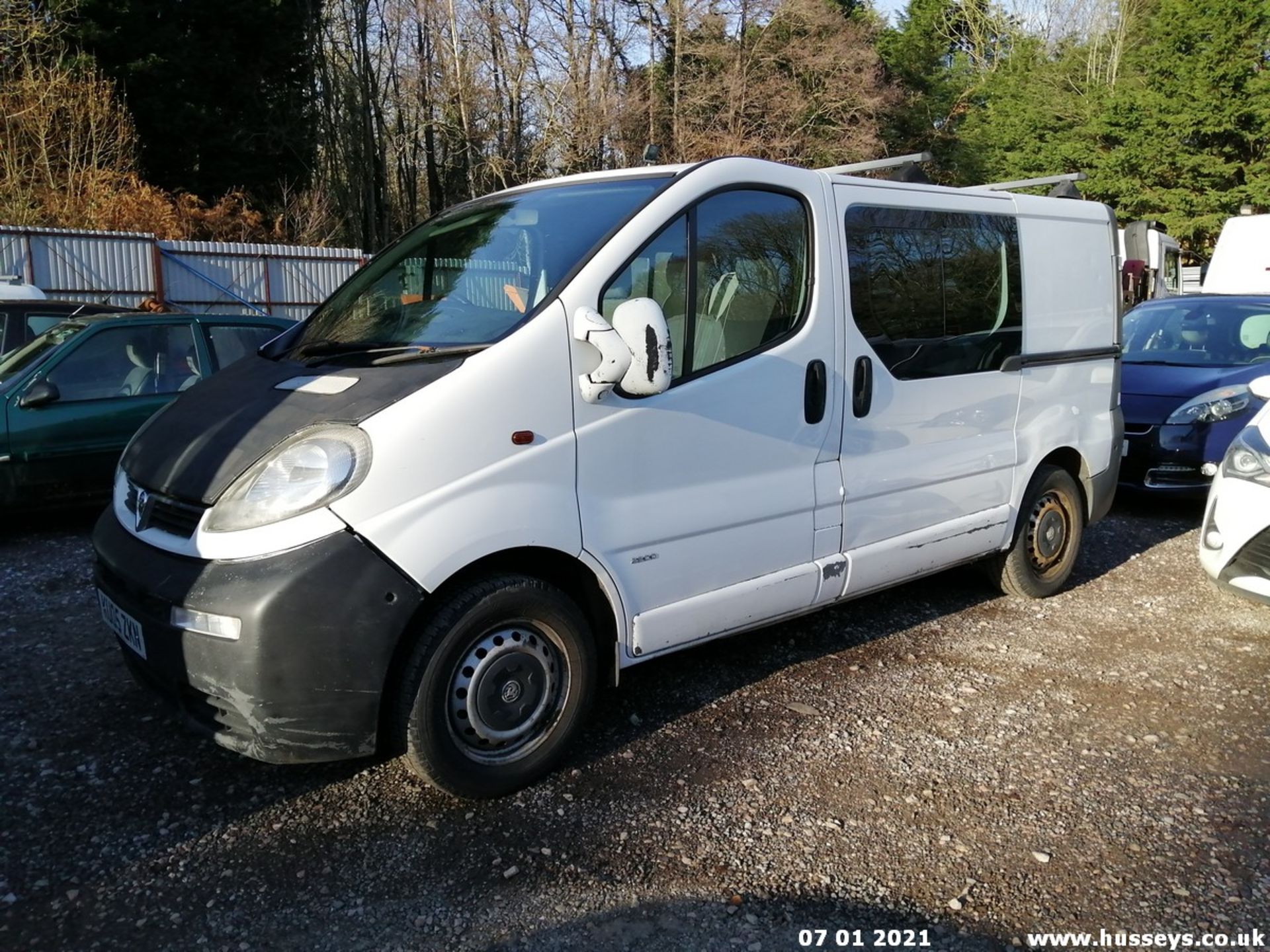 05/05 VAUXHALL VIVARO 2900 CDTI 82 SWB - 1870cc Van (White, 187k) - Image 4 of 9