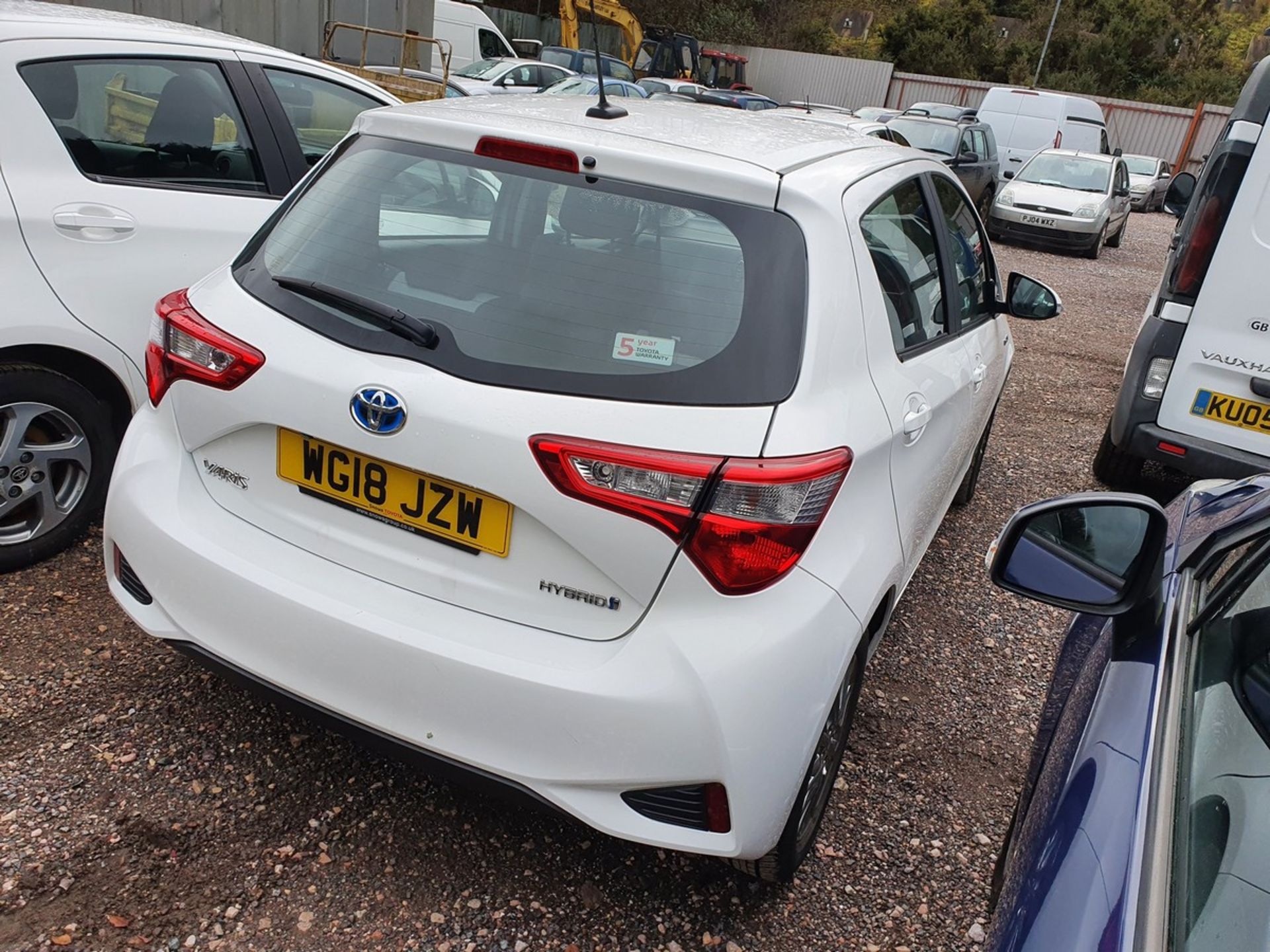 18/18 TOYOTA YARIS ICON VVT-I HEV CVT - 1497cc 5dr Hatchback (White, 13k) - Image 12 of 19