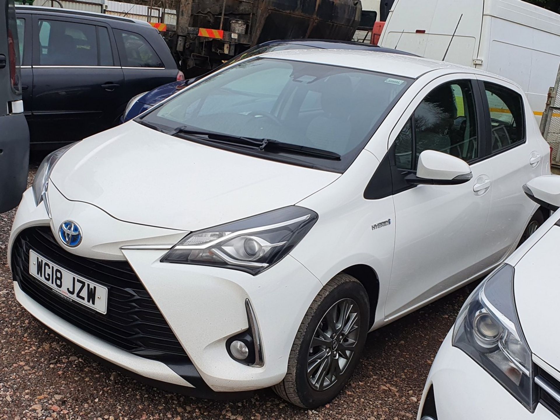 18/18 TOYOTA YARIS ICON VVT-I HEV CVT - 1497cc 5dr Hatchback (White, 13k)